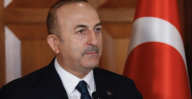 تشاووش أوغلو يبحث مع نظيره البريطاني التطورات بالمنطقة