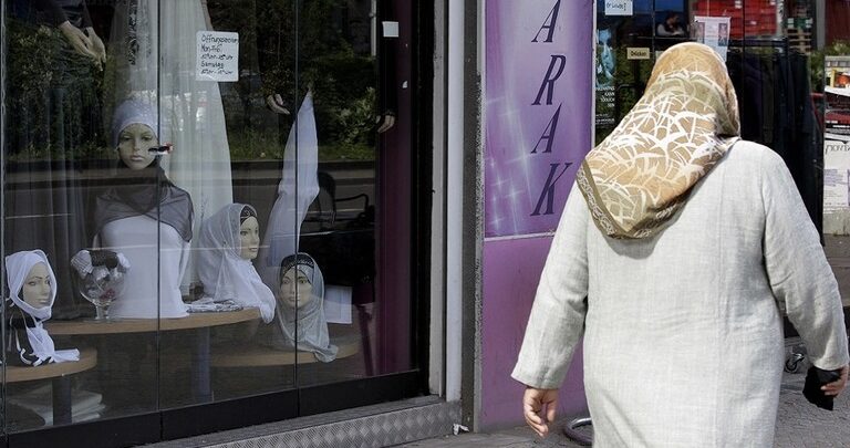 تركيا تدين قرار “العدل الأوروبية” بشأن الحجاب