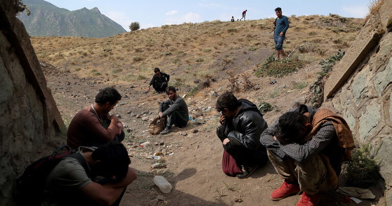 تركيا تعلن عن ضبط أكثر من 40 ألف مهاجر أفغاني غير نظامي دخلوا البلاد