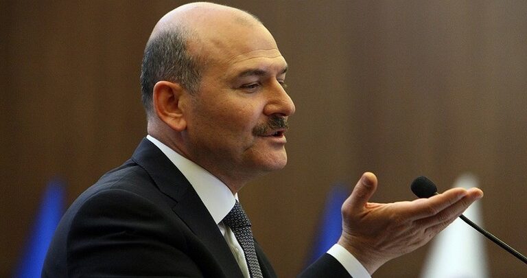 وزير الداخلية التركي: القبض على متورطين في حرق العلم التركي في أعزاز السورية