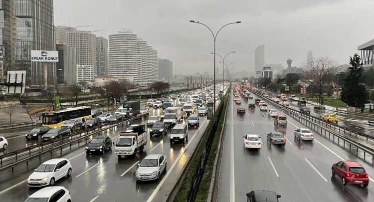 تحذيرات من عاصفة قوية تضرب إسطنبول في هذا الموعد !!