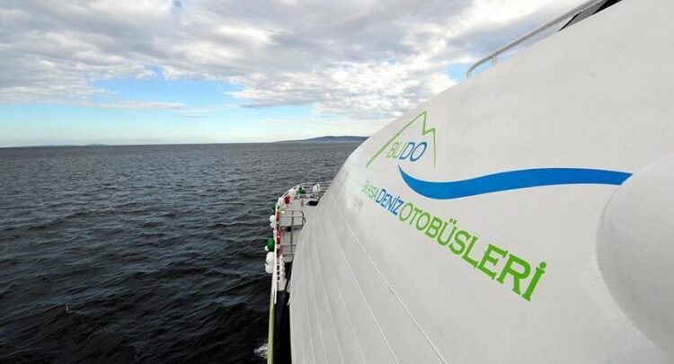 إلغاء الرحلات البحرية بين إسطنبول وبورصة بسبب سوء الاحوال الجوية