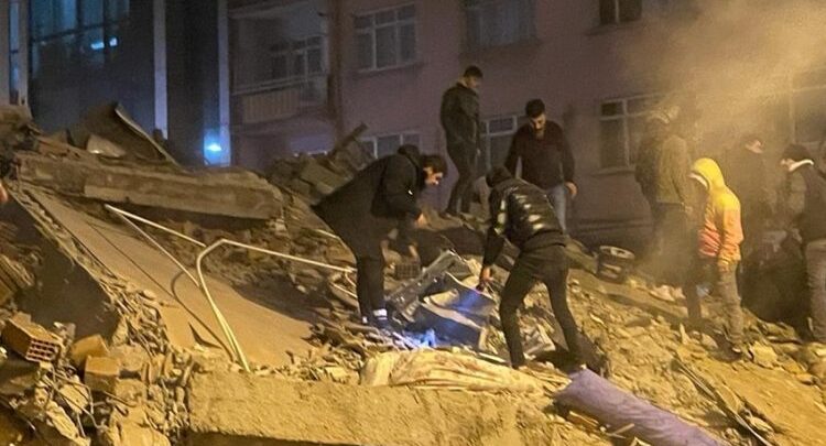 عاجل.. اكثر من 100 قتيل في زلزال تركيا المدمر