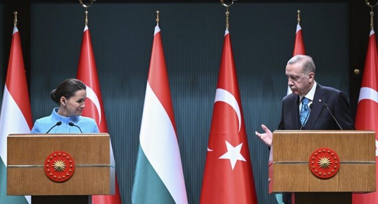أردوغان يقيم مأدبة طعام على شرف نظيرته المجرية