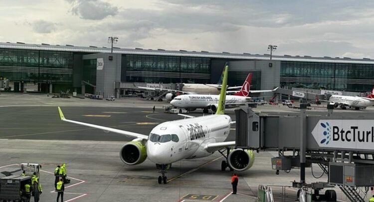 “طيران البلطيق” تجري أول رحلة إلى مطار إسطنبول