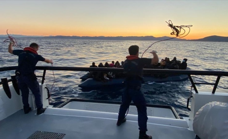 إنقاذ 44 مهاجرا قبالة السواحل التركية