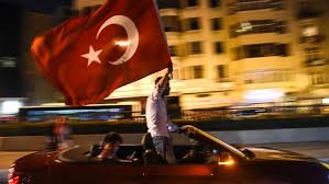 احتفالات أمام منزل الرئيس أردوغان بتقدمه في الانتخابات
