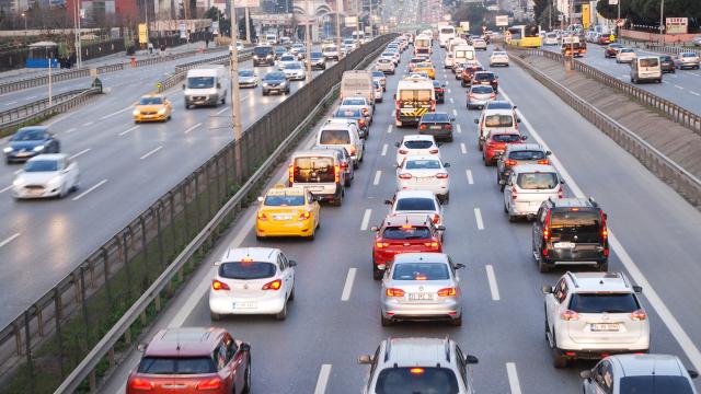 عاجل: إغلاق بعض طرق إسطنبول اليوم الاثنين