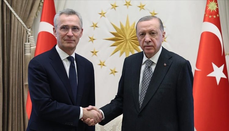 أردوغان يهنئ ستولتنبرغ لتمديد ولايته عاماً أخر