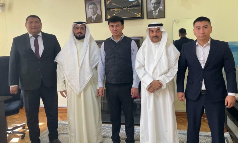 الغانم : لابد من فتح الأبواب المغلقة بين الدول العربية وآسيا الوسطى لجذب الاستثمار والسياحة الغانم : لابد من فتح الأبواب المغلقة بين الدول العربية وآسيا الوسطى لجذب الاستثمار والسياحة