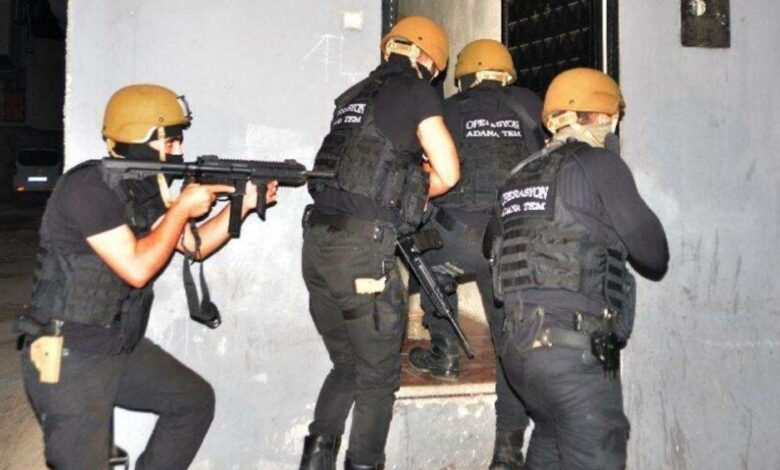 تركيا توقف 12 أجنبياً من عناصر «داعش» تركيا توقف 12 أجنبياً من عناصر «داعش»