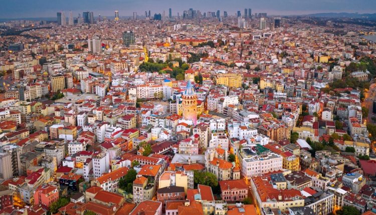 البروفسور ناجي غورور ينبئ بكارثة زلزالية مدمرة في إسطنبول