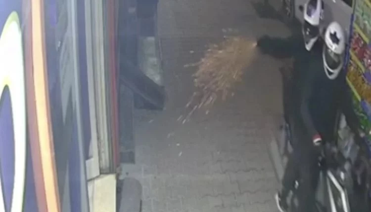 هجوم مسلح يستهدف محل في اسنيورت باسطنبول