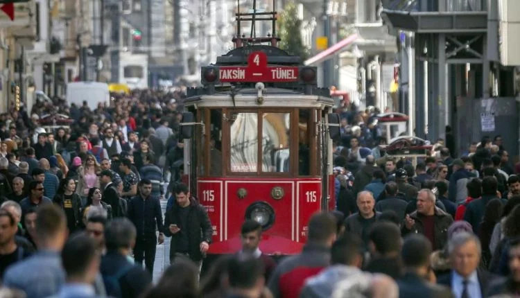 تركيا تواجه موجة شيخوخة: السكان فوق 65 يسجلون قفزة هائلة!