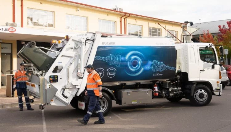 إستخراج 7 أطنان قمامة من احد المنازل في إسطنبول